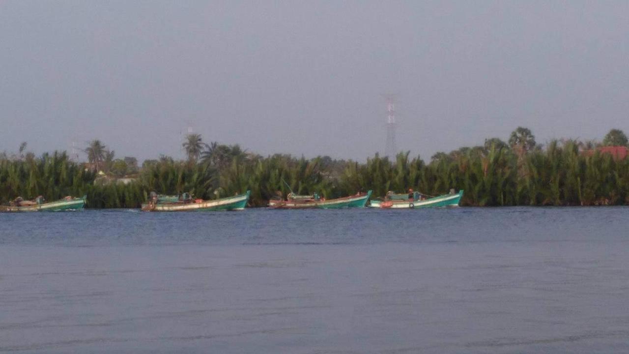 Kampot River Bungalow By Mama Hotel Екстериор снимка